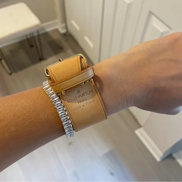 Louis Vuitton Vachetta Cuff - Picture 7 of 15